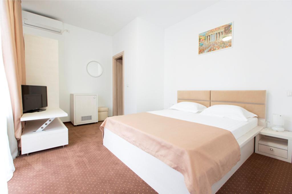 Hotel Thomas Bükreş Dış mekan fotoğraf