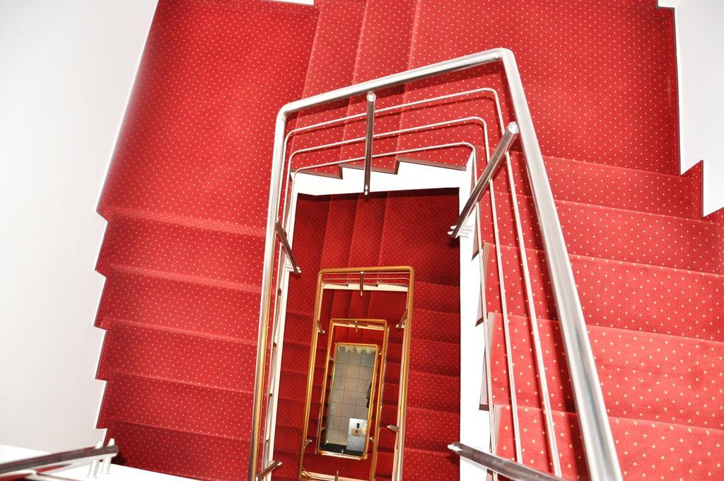 Hotel Thomas Bükreş Dış mekan fotoğraf