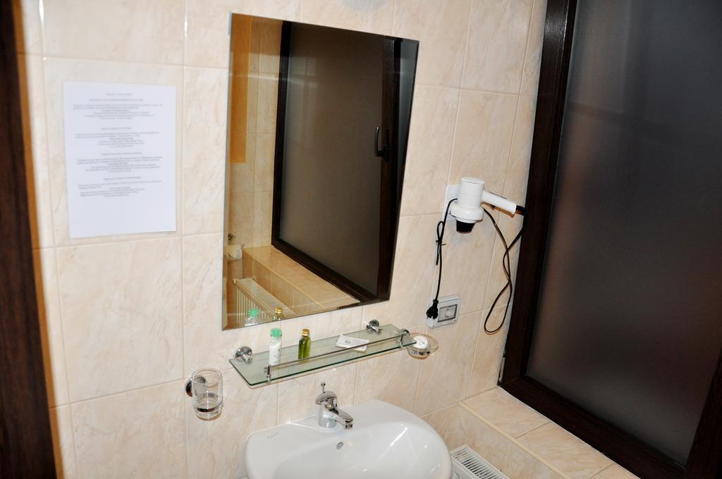 Hotel Thomas Bükreş Dış mekan fotoğraf